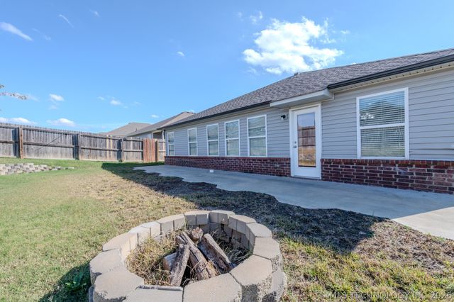 5811 E 146th Place S, Bixby, OK 74008