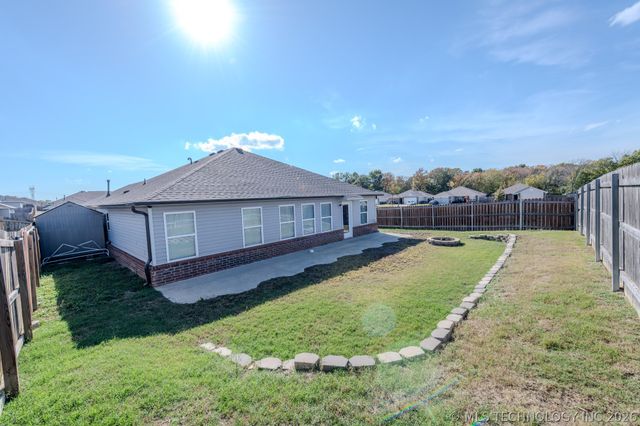 5811 E 146th Place S, Bixby, OK 74008