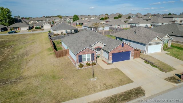 5811 E 146th Place S, Bixby, OK 74008