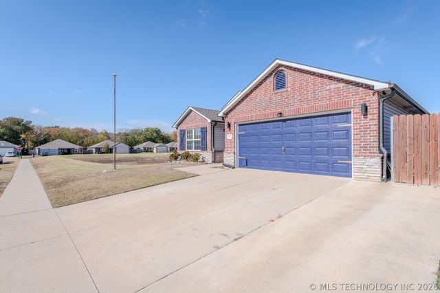 5811 E 146th Place S, Bixby, OK 74008