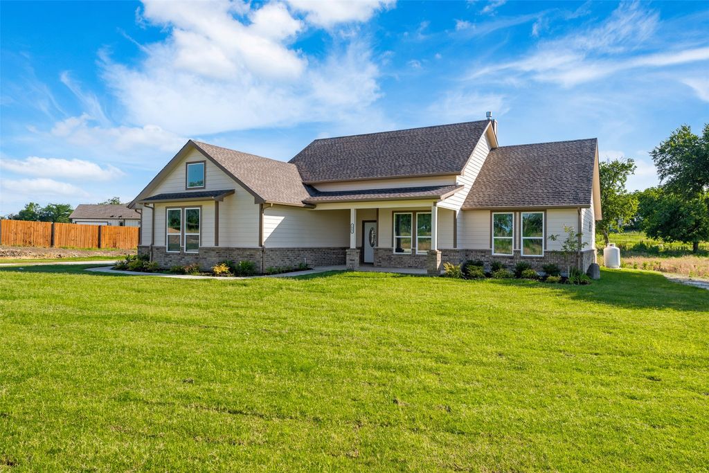 1009 Don Eve Court, Azle, TX 76020