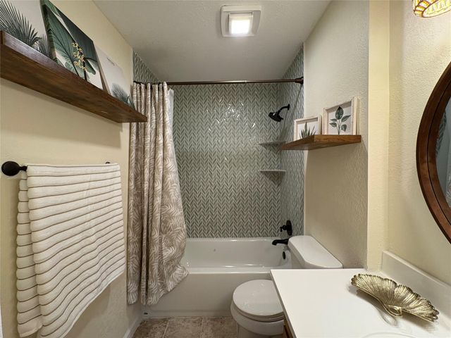 3205 Kleinmann Avenue, Galveston, TX 77551