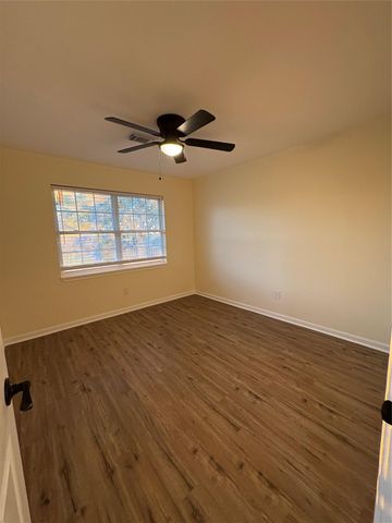 3205 Kleinmann Avenue, Galveston, TX 77551