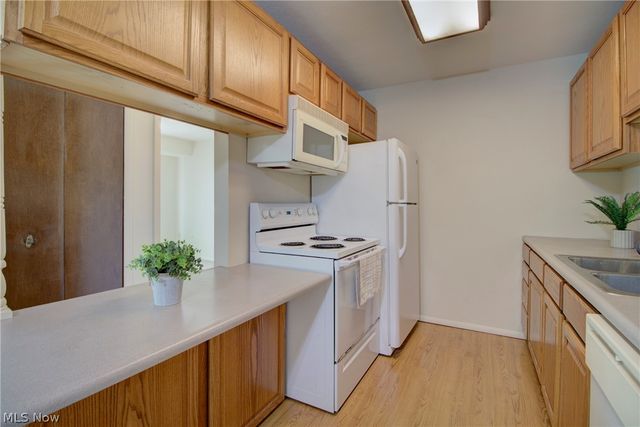 8507 N Akins Road, North Royalton, OH 44133