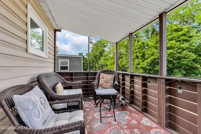 8 Lincoln Court, Keansburg, NJ 07734