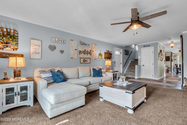 8 Lincoln Court, Keansburg, NJ 07734