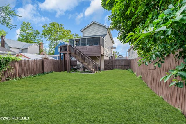 8 Lincoln Court, Keansburg, NJ 07734