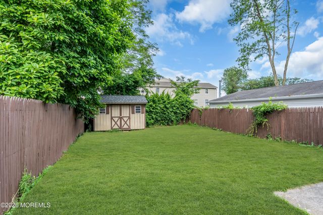 8 Lincoln Court, Keansburg, NJ 07734