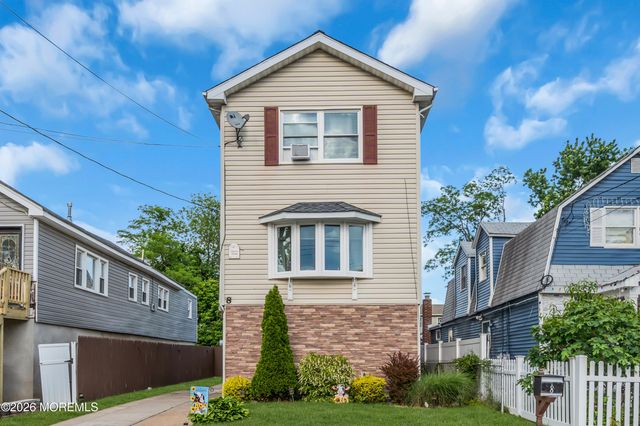 8 Lincoln Court, Keansburg, NJ 07734