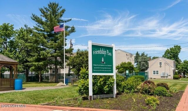8 Lincoln Court, Keansburg, NJ 07734
