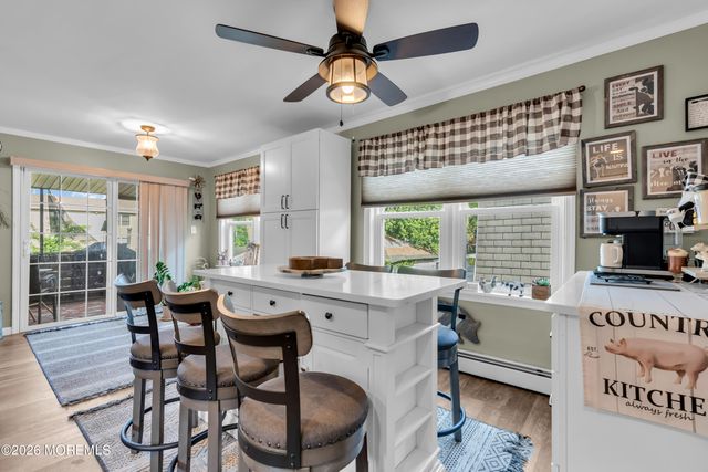 8 Lincoln Court, Keansburg, NJ 07734