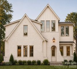 614 Mammoth Oaks Drive, Charlotte, NC 28270