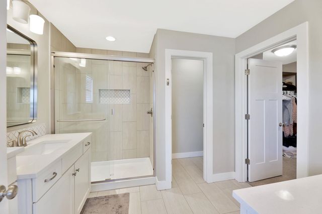 3903 N Estancia Ct, Wichita, KS 67205