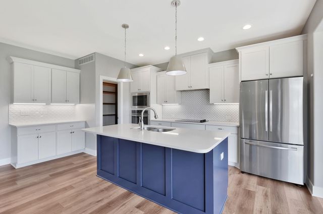 3903 N Estancia Ct, Wichita, KS 67205