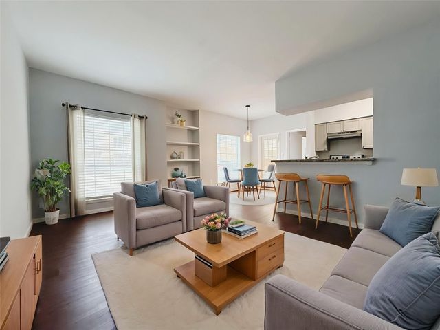 2626 Holly Hall Street 313, Houston, TX 77054