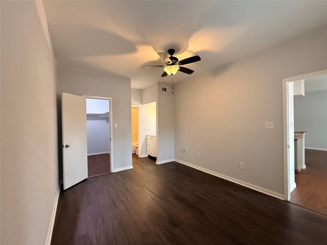 2626 Holly Hall Street 313, Houston, TX 77054