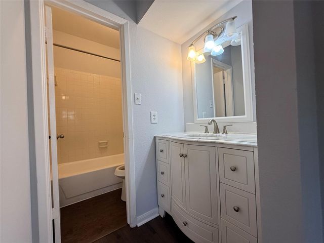 2626 Holly Hall Street 313, Houston, TX 77054