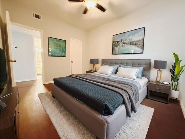 2626 Holly Hall Street 313, Houston, TX 77054