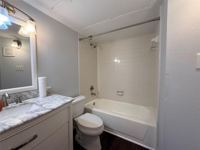 2626 Holly Hall Street 313, Houston, TX 77054