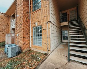2626 Holly Hall Street 313, Houston, TX 77054