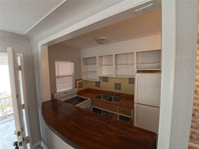 247 6TH AVENUE N, St Petersburg, FL 33701