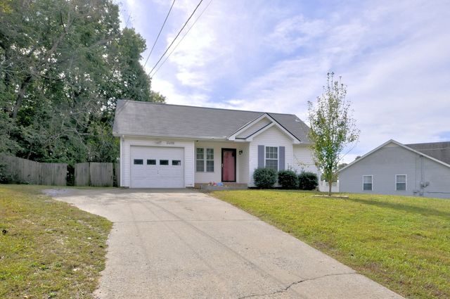 2690 ELKMONT DR, Clarksville, TN 37040