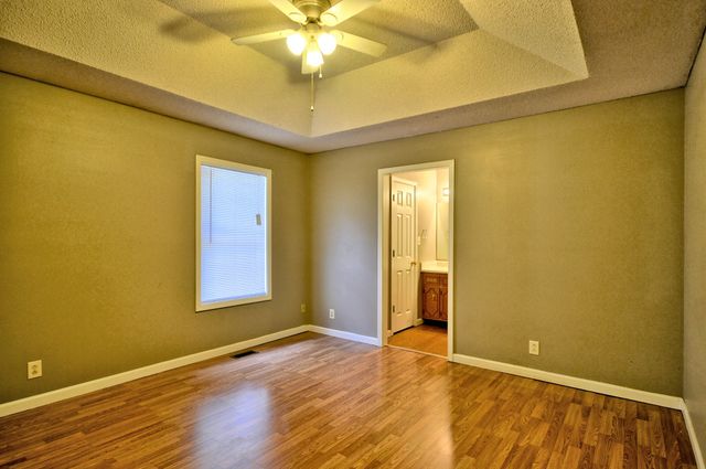 2690 ELKMONT DR, Clarksville, TN 37040