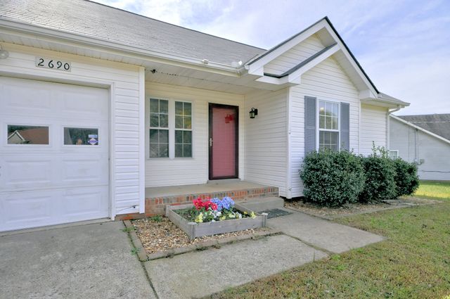 2690 ELKMONT DR, Clarksville, TN 37040