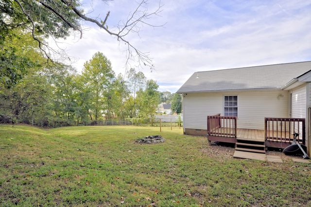 2690 ELKMONT DR, Clarksville, TN 37040