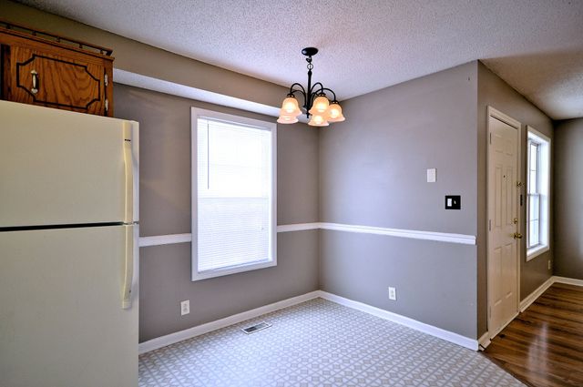 2690 ELKMONT DR, Clarksville, TN 37040