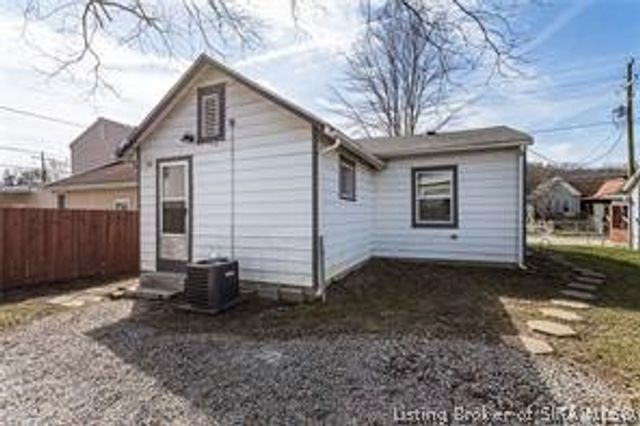 704 W 7th Street, New Albany, IN 47150