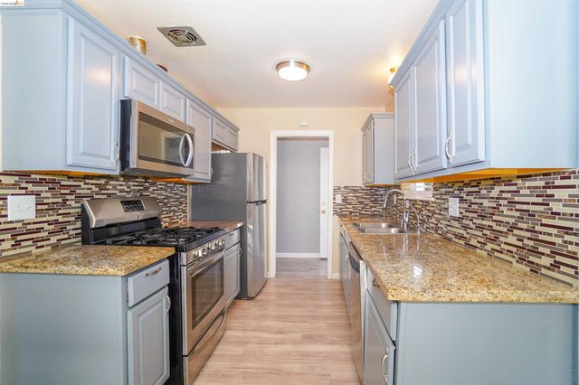 614 Chester Dr, Pittsburg, CA 94565