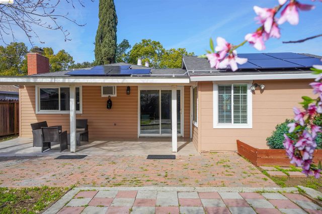 614 Chester Dr, Pittsburg, CA 94565