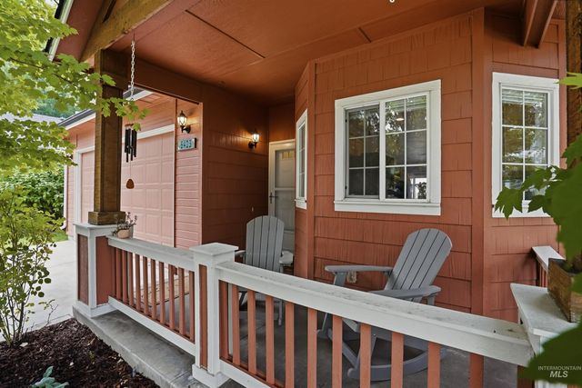 6423 W Battlement Dr, Boise, ID 83714