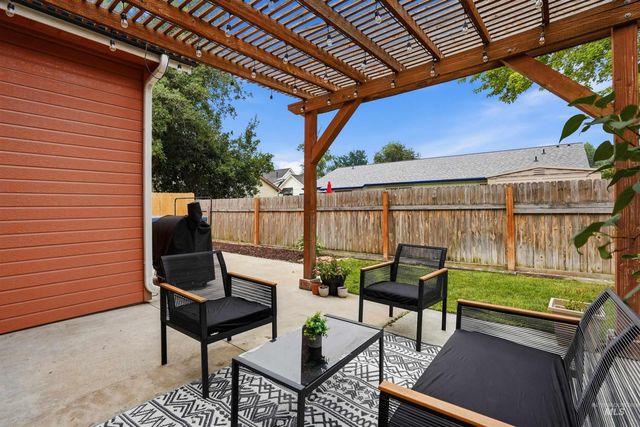 6423 W Battlement Dr, Boise, ID 83714