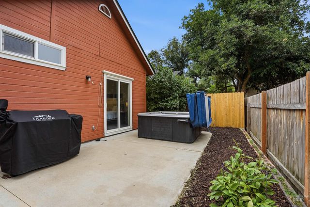6423 W Battlement Dr, Boise, ID 83714