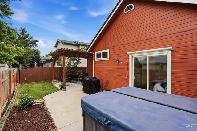6423 W Battlement Dr, Boise, ID 83714