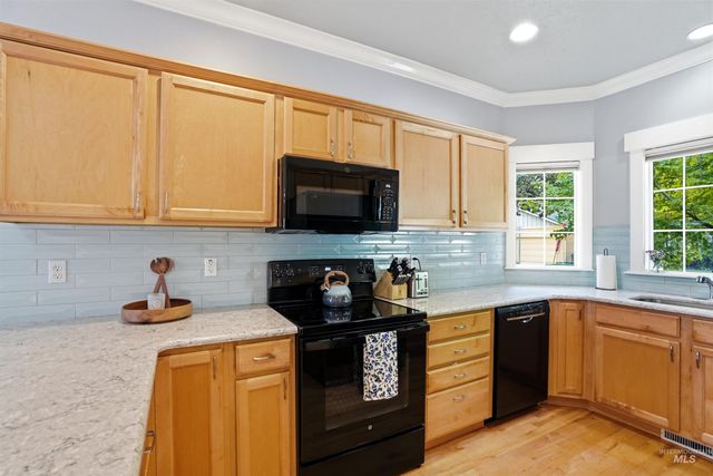 6423 W Battlement Dr, Boise, ID 83714