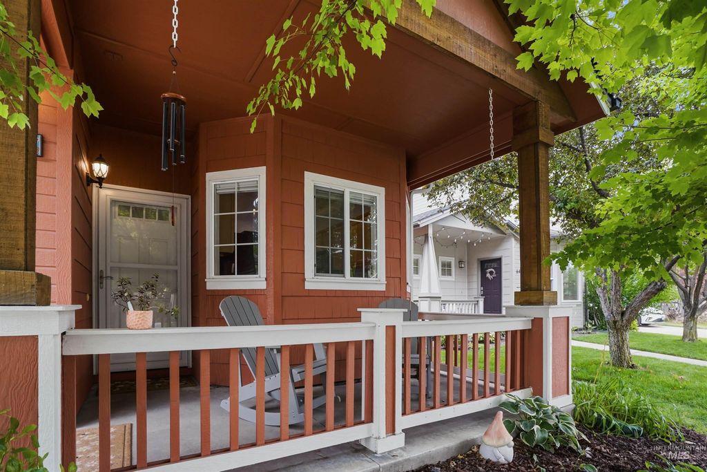6423 W Battlement Dr, Boise, ID 83714