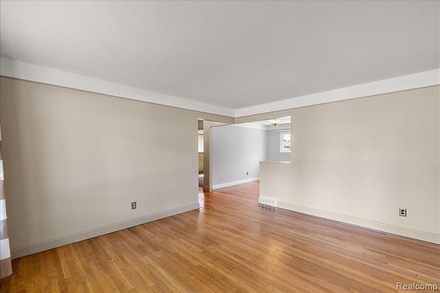 1271 Beaupre Avenue, Madison Heights, MI 48071