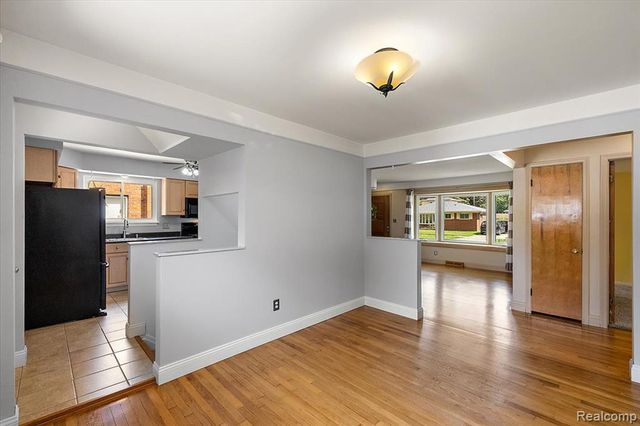 1271 Beaupre Avenue, Madison Heights, MI 48071