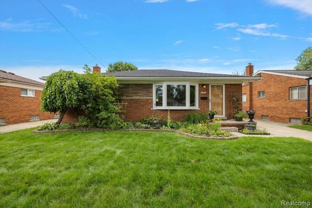 1271 Beaupre Avenue, Madison Heights, MI 48071