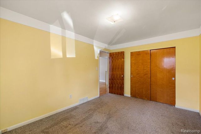 1271 Beaupre Avenue, Madison Heights, MI 48071