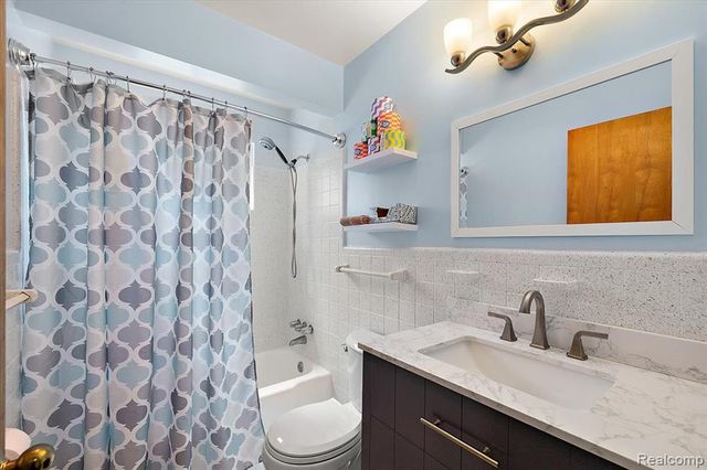 1271 Beaupre Avenue, Madison Heights, MI 48071