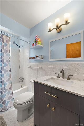 1271 Beaupre Avenue, Madison Heights, MI 48071