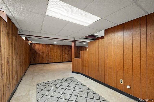 1271 Beaupre Avenue, Madison Heights, MI 48071