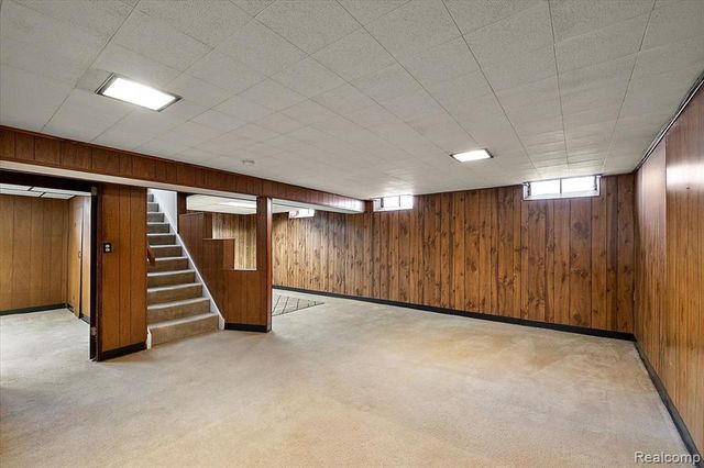 1271 Beaupre Avenue, Madison Heights, MI 48071