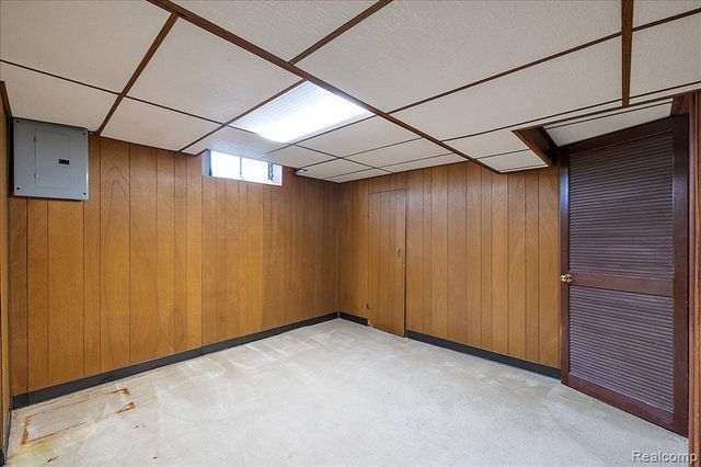 1271 Beaupre Avenue, Madison Heights, MI 48071