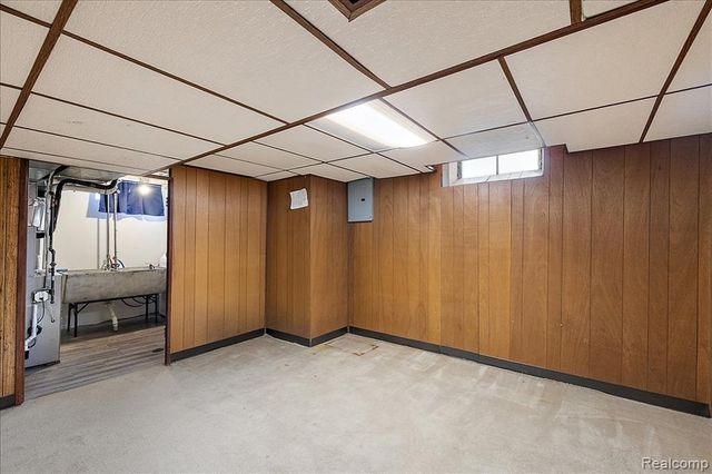 1271 Beaupre Avenue, Madison Heights, MI 48071