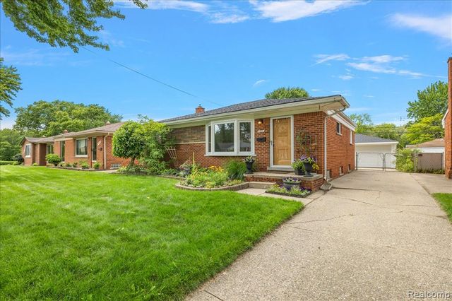 1271 Beaupre Avenue, Madison Heights, MI 48071